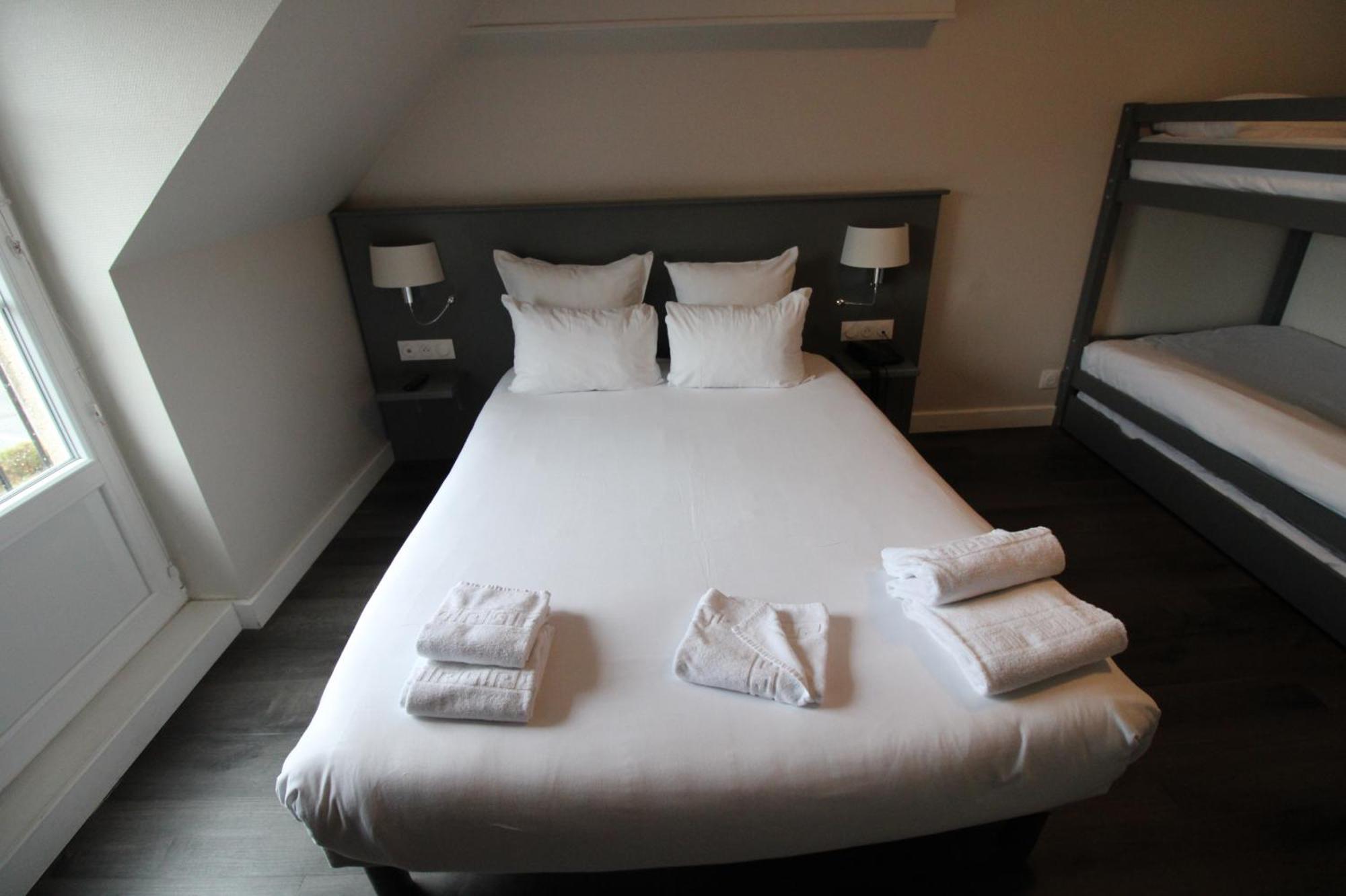 Hôtel Casabianca Moulins  Bagian luar foto