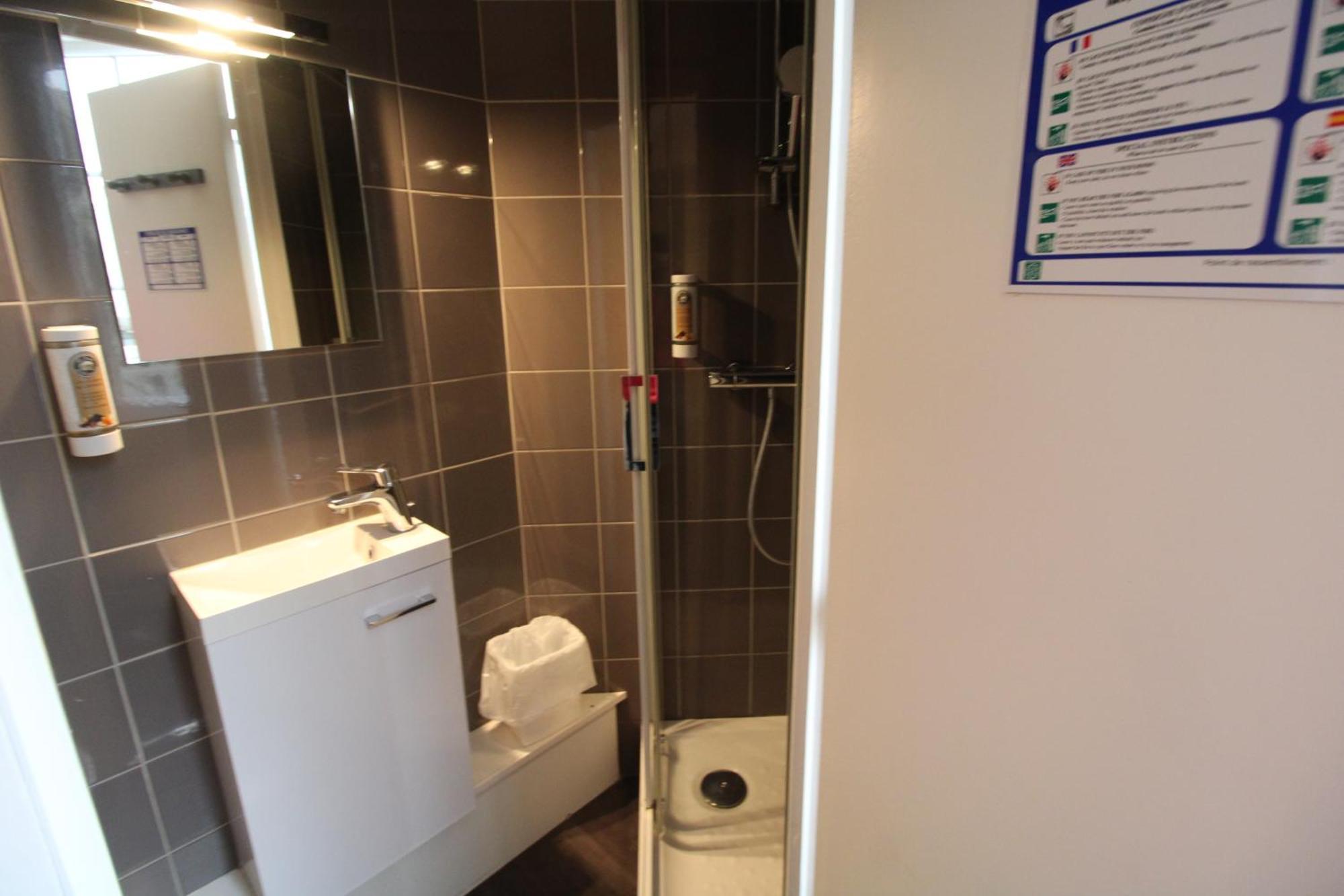 Hôtel Casabianca Moulins  Bagian luar foto