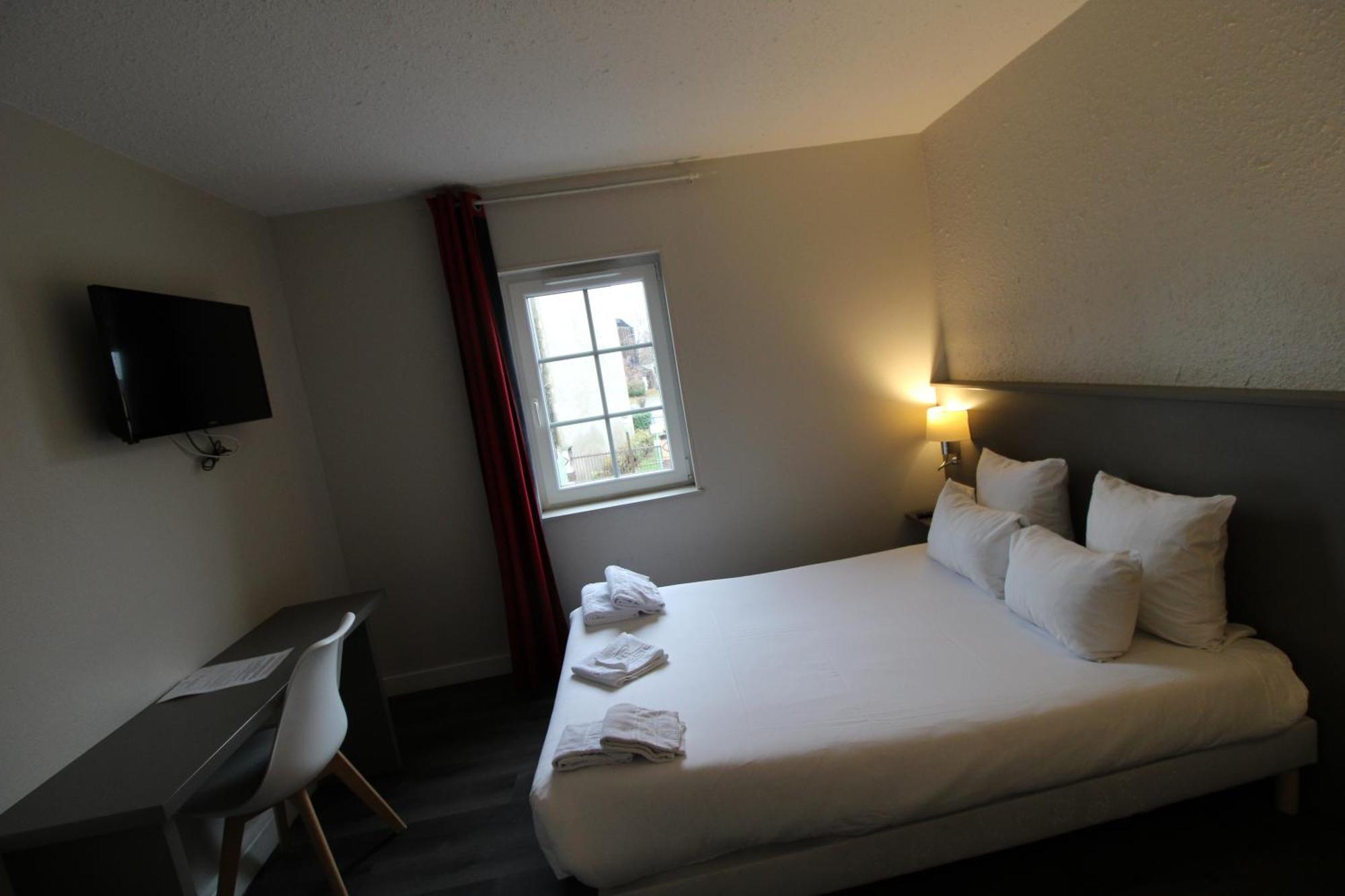 Hôtel Casabianca Moulins  Bagian luar foto